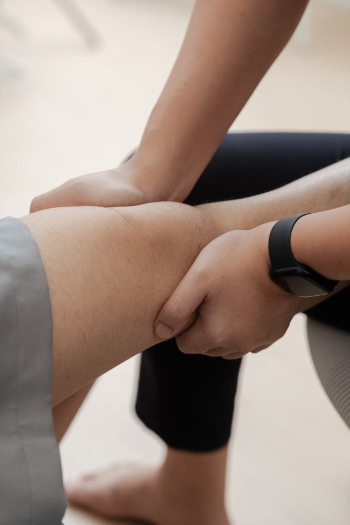 Knee adjustment close up